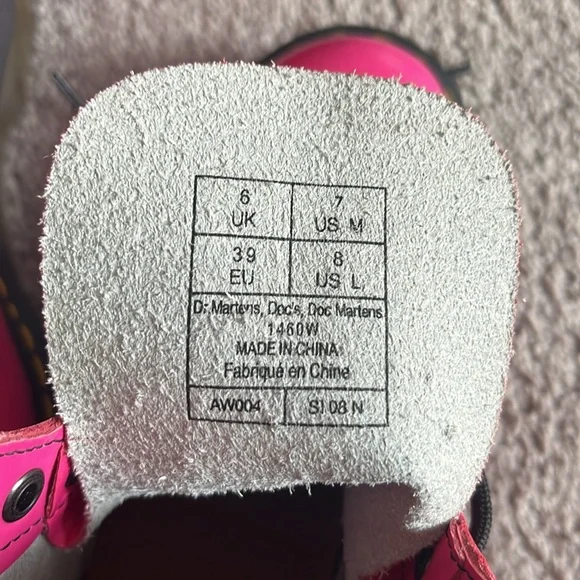 [SOLD ON ANOTHER PLATFORM] Hot Pink Patent Leather Dr. Martens 1460 Boots - Picture 10 of 10